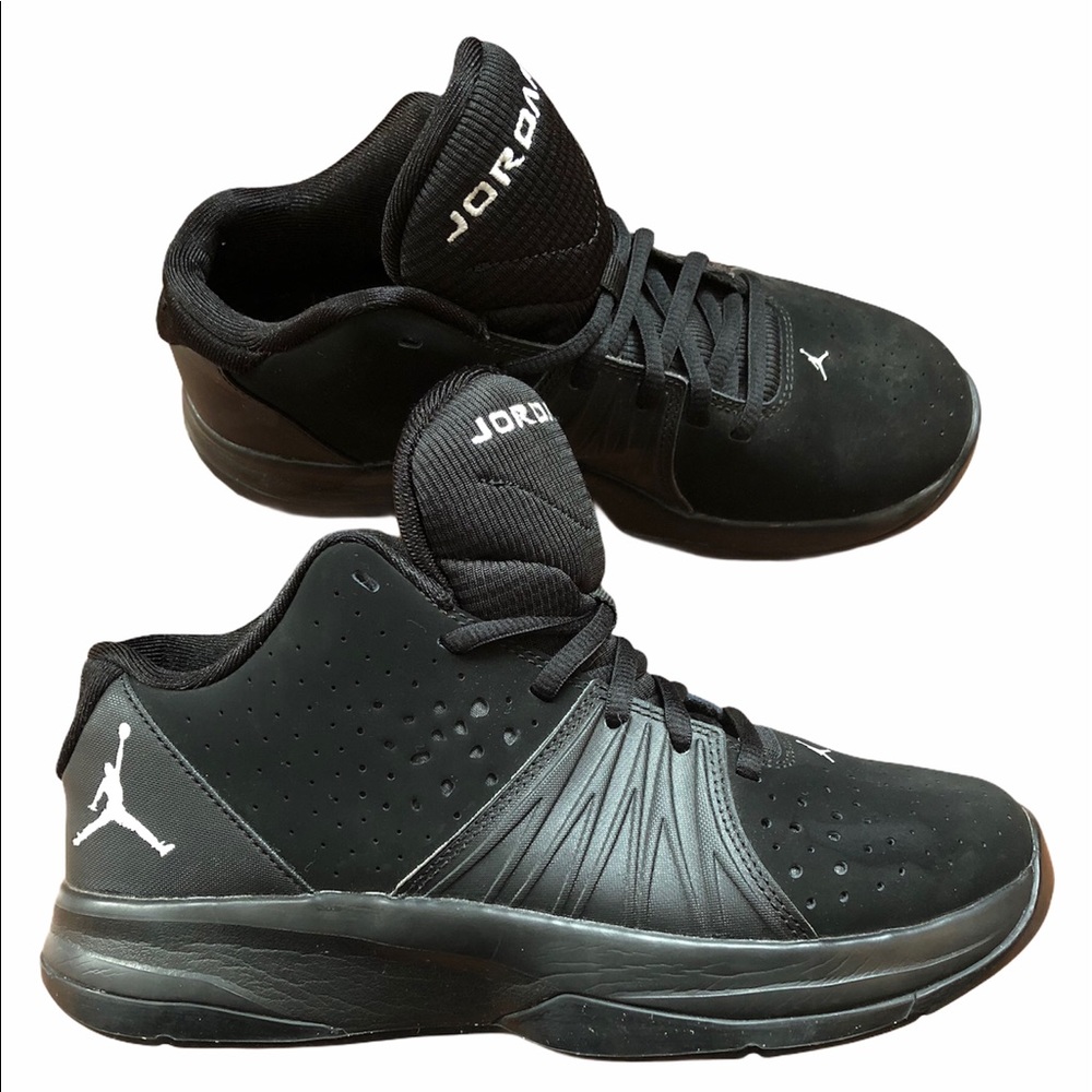 Jordan 5 AM BG Size 5Y fits women 7